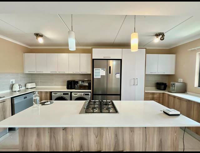 2 BEDROOM APARTMENT FOR SALE IN MODDERFONTEIN